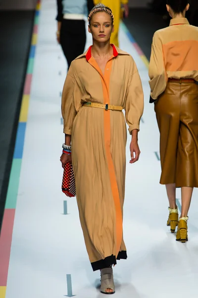 Look 30